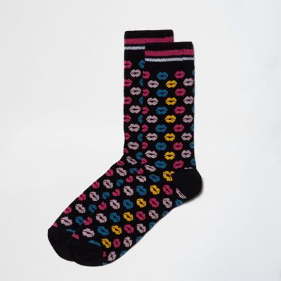 Black kiss print socks